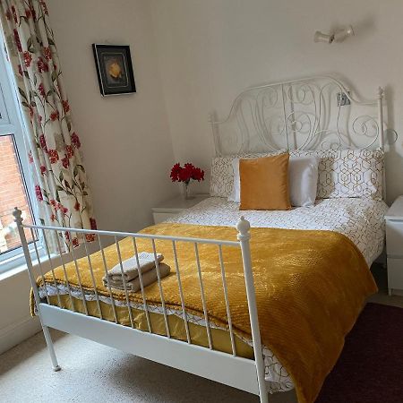 Charminster Homestay Bournemouth Zewnętrze zdjęcie