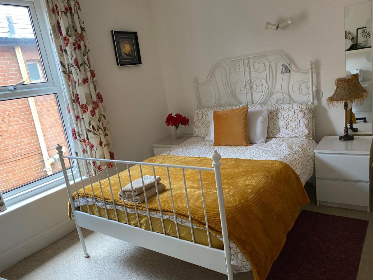 Charminster Homestay Bournemouth Zewnętrze zdjęcie